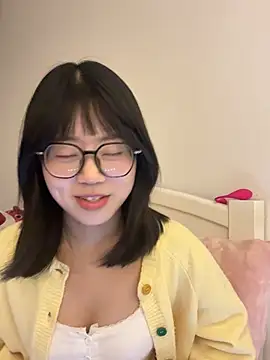 Ella-AAAAA live sex cam