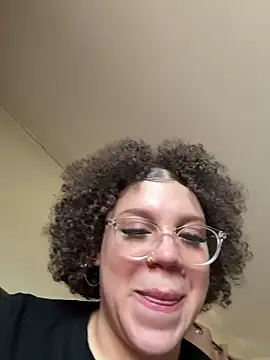 QueenNuttCollector's cam snapshot