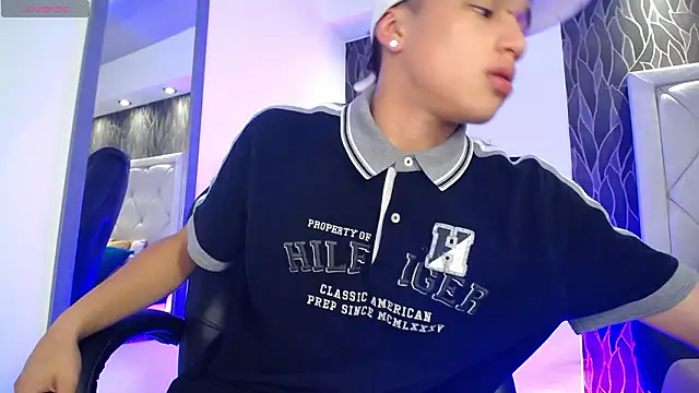 Dominik_Souza live sex cam