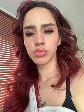 elodie_rouge live sex cam