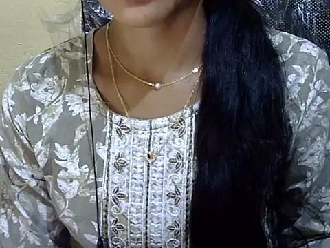 Khushi_v's cam snapshot