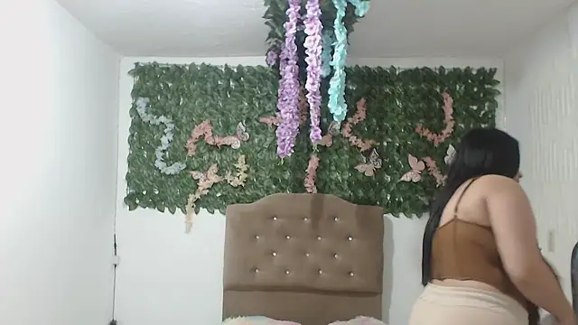 adara_cute_69's cam snapshot