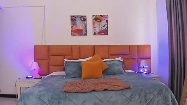 Regina_blum live sex cam