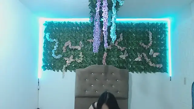 adara_cute_69's cam snapshot