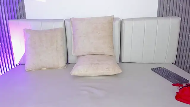 Pamela_SkinnySexy's cam snapshot