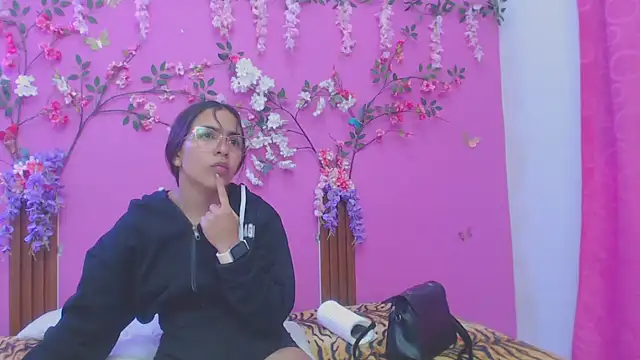 skinnysofia18's cam snapshot