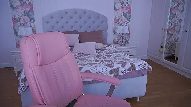 LylaYeess live sex cam