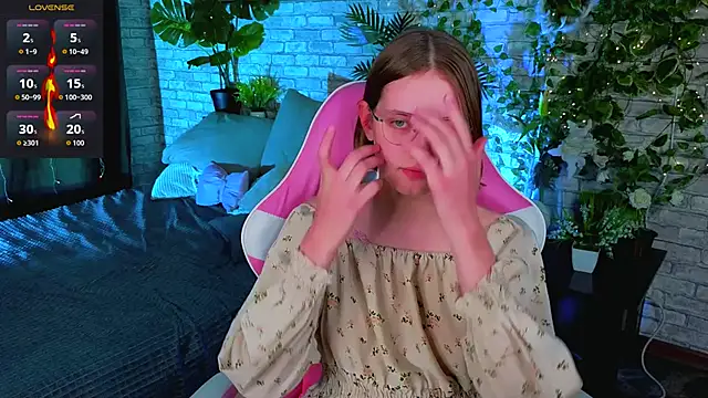 Mia_Mooore's cam snapshot