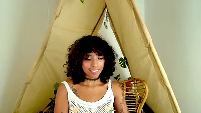 Ariella_Ruiz live sex cam