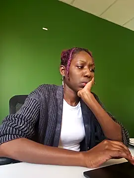 oliviaprettypussy's cam snapshot