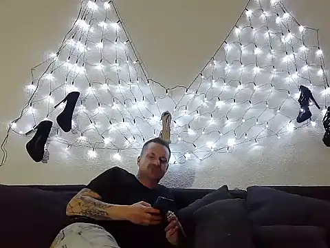 DevilsAngel13 live sex cam