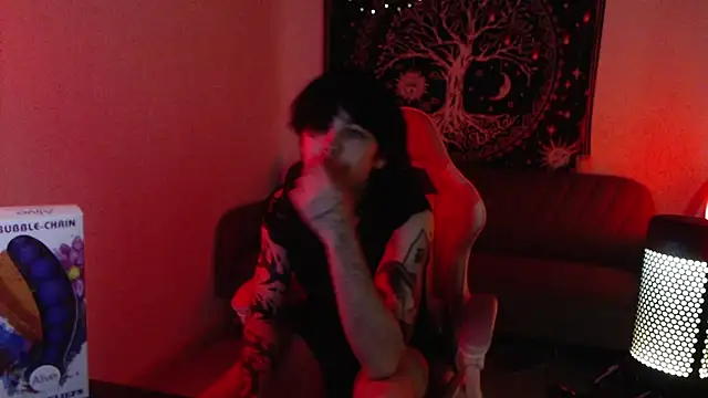 CrimsonVampCouple live sex cam