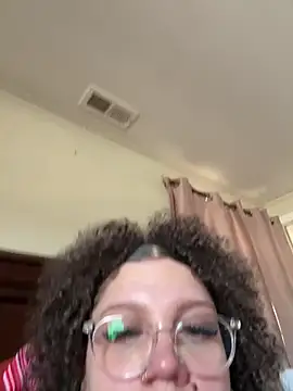 QueenNuttCollector live sex cam