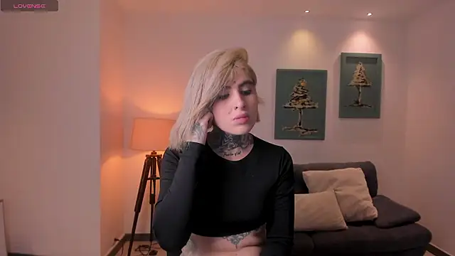 CarlaBrunni's cam snapshot