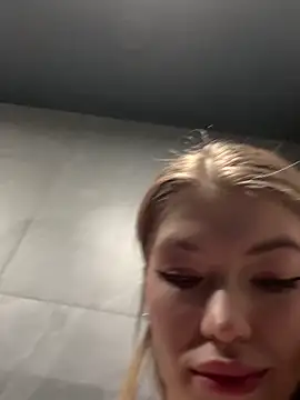 Star_Mia69's cam snapshot