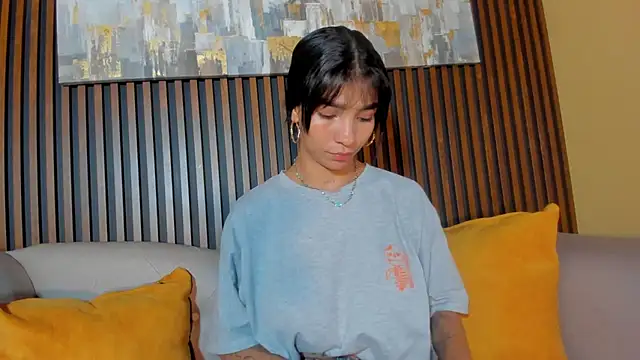 LauraAristizabal live sex cam