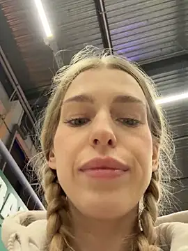 kira_mia live sex cam