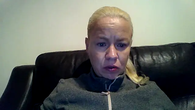 jennyblondeuk's cam snapshot