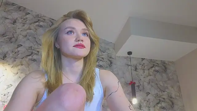 Aurora_Golden1's Stripchat show and profile