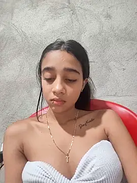 Zoe_Sweett18 live sex cam