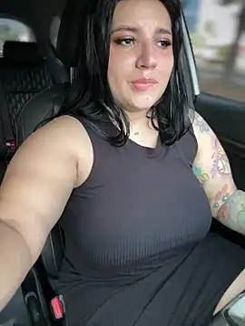 horny_roomiess's cam snapshot