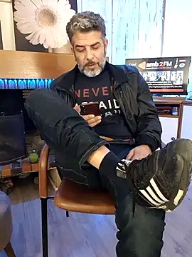 Omar_Grey's cam snapshot