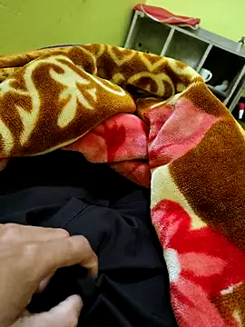 08uhj's cam snapshot