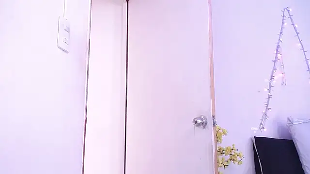 Nicol_Love0's cam snapshot