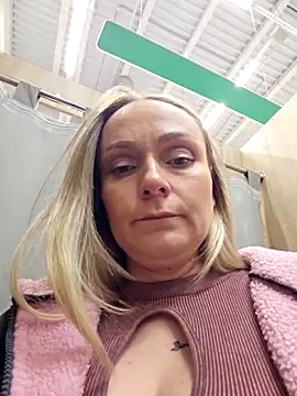 Bondgirl_013's cam snapshot