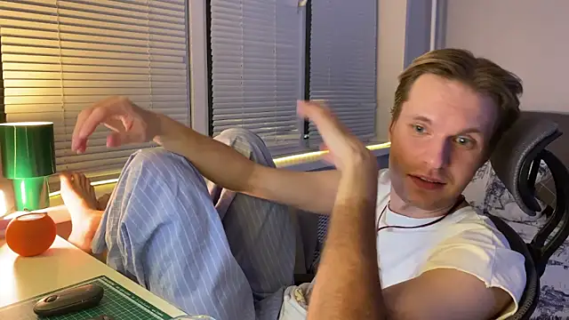 Leonnextdoor's cam snapshot