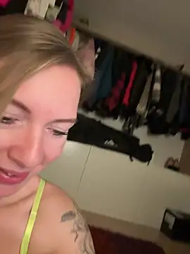 BunnyDiamond1's cam snapshot