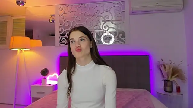 LuisaClover's cam snapshot