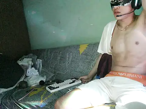 boyhigh1997 live sex cam