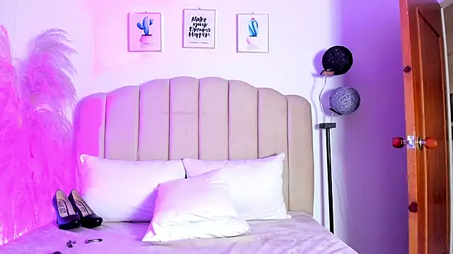 _aithanaa_'s cam snapshot