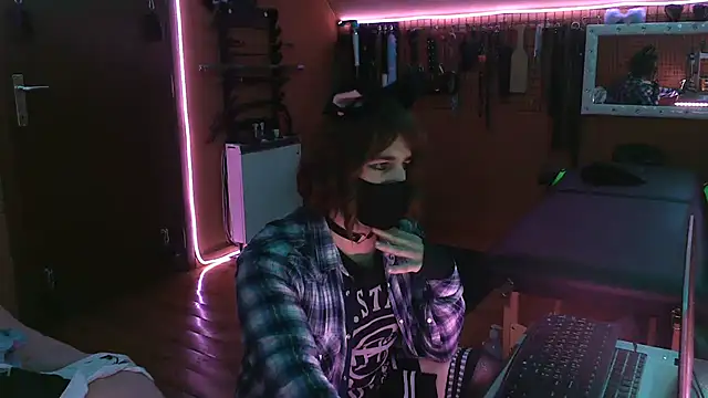 Ginny-the-bdsm-nympho live sex cam