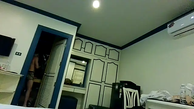 alpha-hunk live sex cam