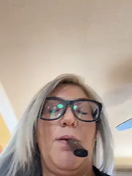 LittleMissEeve live sex cam