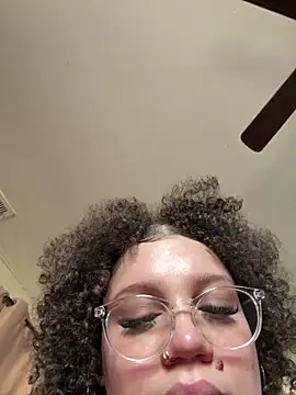 QueenNuttCollector live sex cam