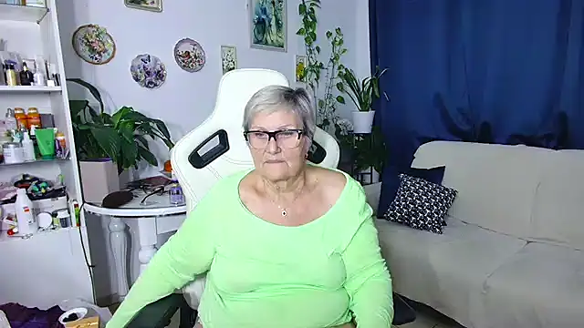 Selenna57 live sex cam