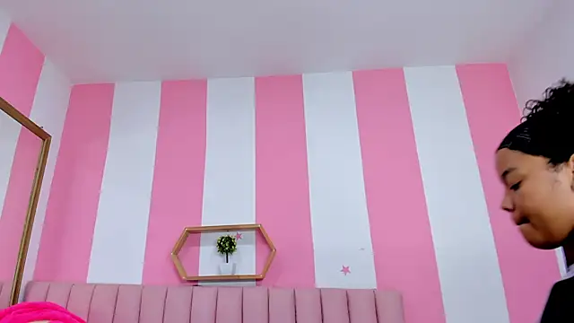 ISABELLA_020's cam snapshot