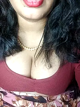 Maya-2010 live sex cam