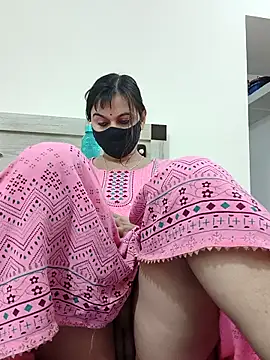 SpicyQueenX69 live sex cam