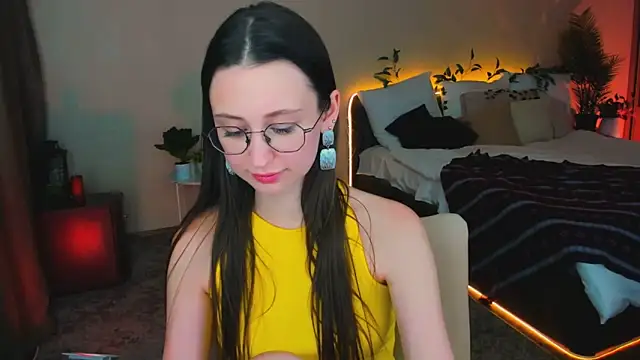 YourLovellyStory's cam snapshot