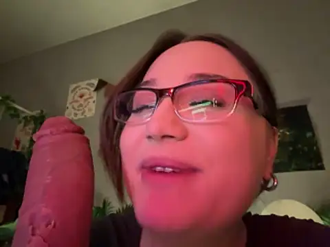 MCThroatGoat live sex cam
