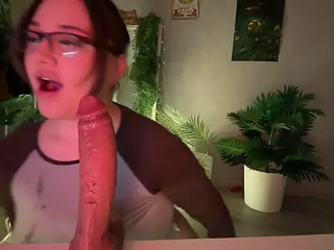 MCThroatGoat's cam snapshot