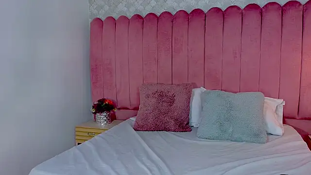 MILA_ROE's cam snapshot