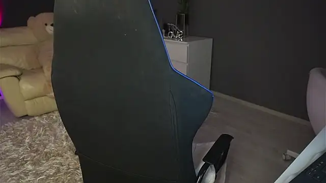 SweetBlondy35's cam snapshot