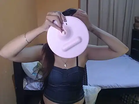 ur_petitejaya's cam snapshot