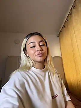 Elina_Hills's cam snapshot