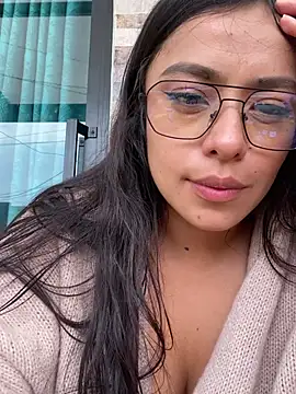 foxxy_lover's cam snapshot